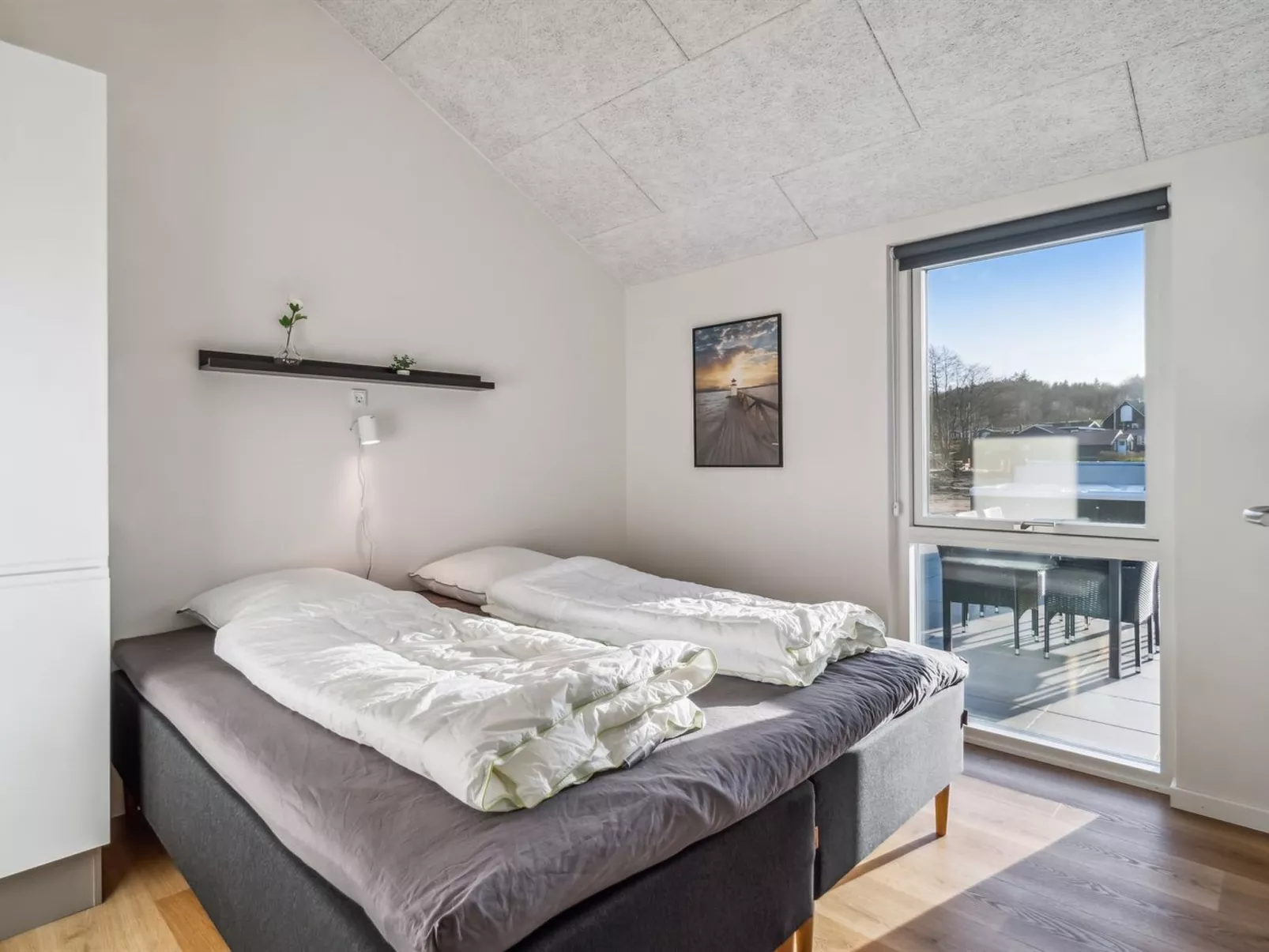 "Eino" - 30m from the sea-Inside