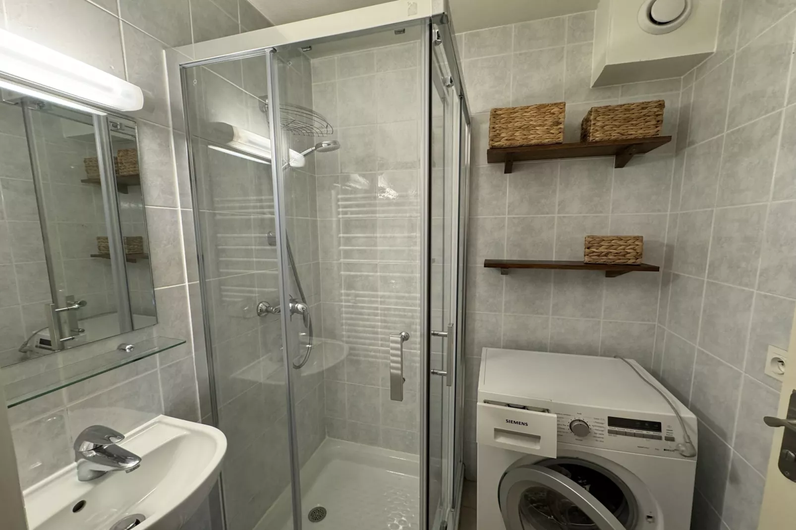 HAMEAU DES 4 SAISONS HSC113 MOUNTAIN & VIEW 6 Pers-Bathroom