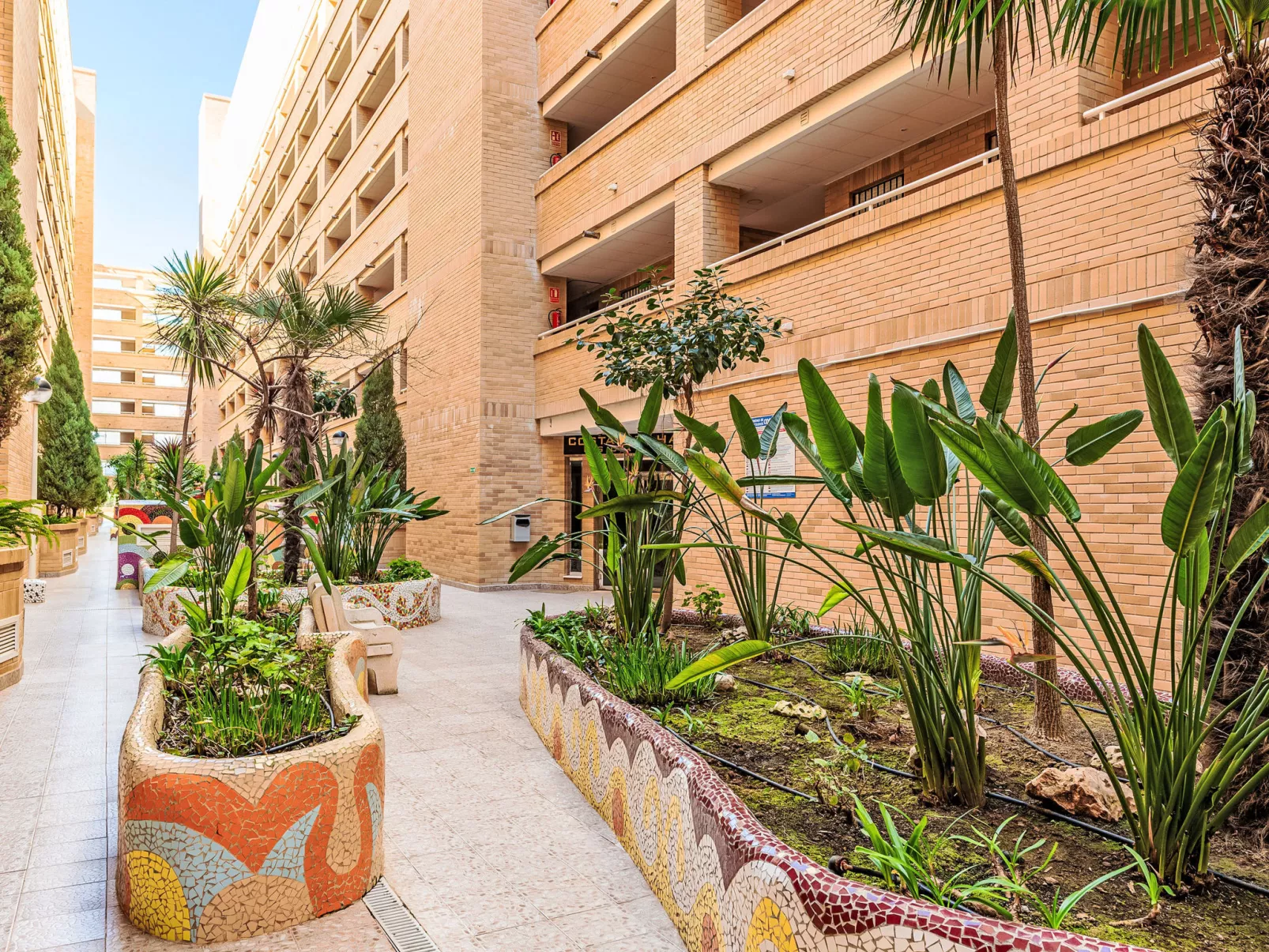 Costa Azahar II-Outside