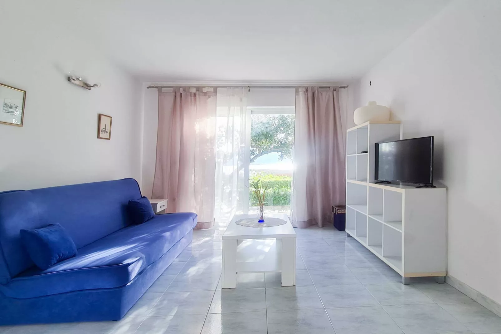 Villa Klara - Holiday Home with Terrace, Pool and Sea View-Salon