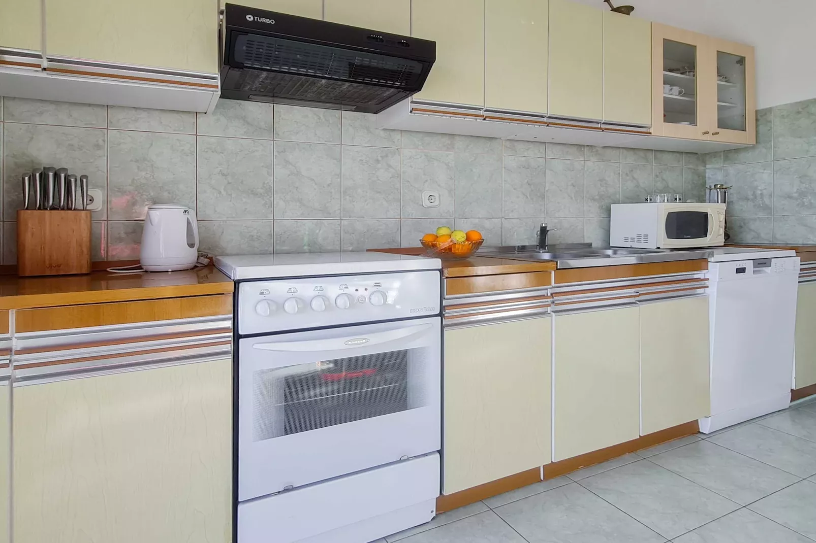 Villa Klara - Holiday Home with Terrace, Pool and Sea View-Cuisine