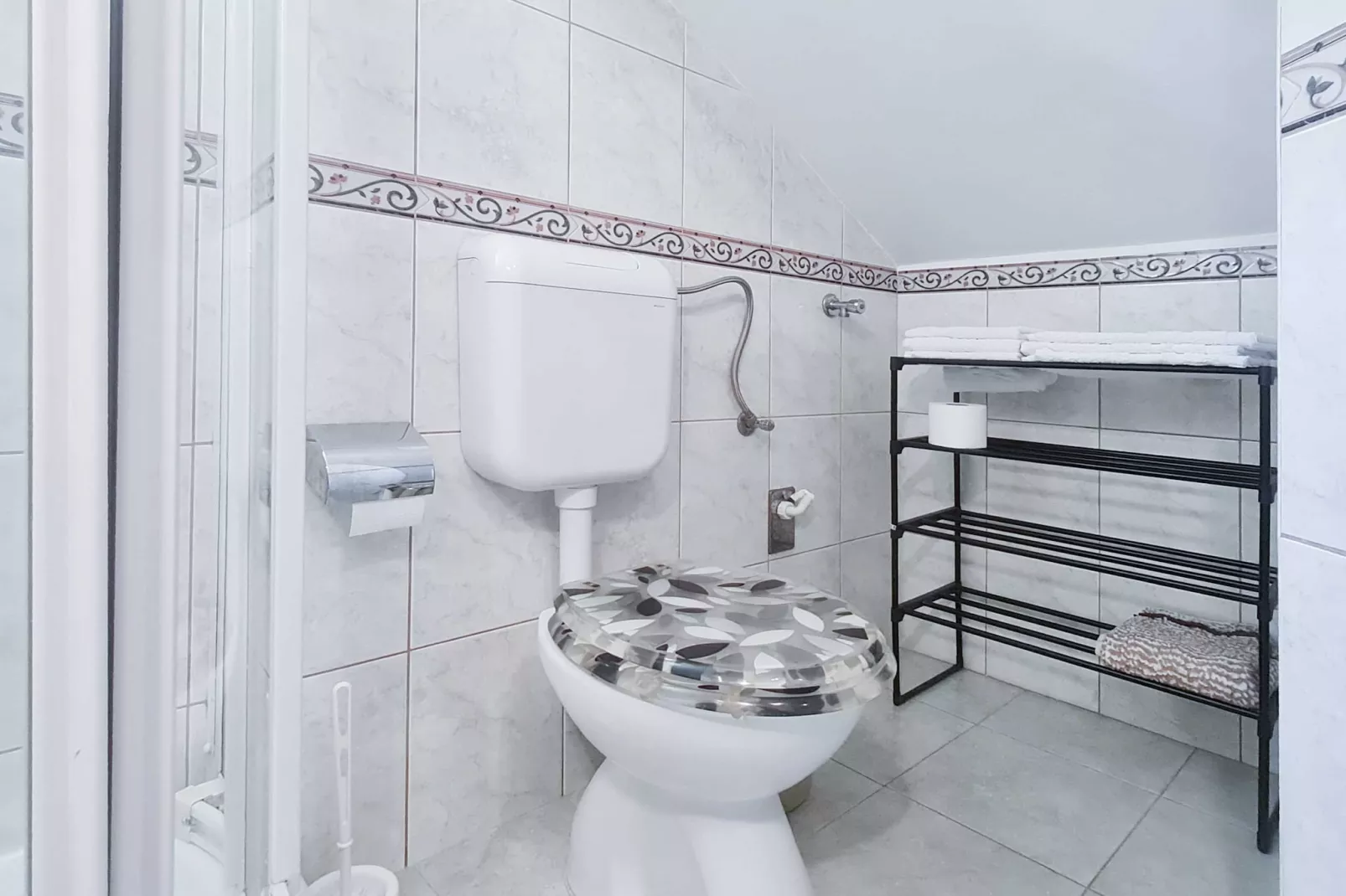 Villa Klara - Holiday Home with Terrace, Pool and Sea View-Salle de bain
