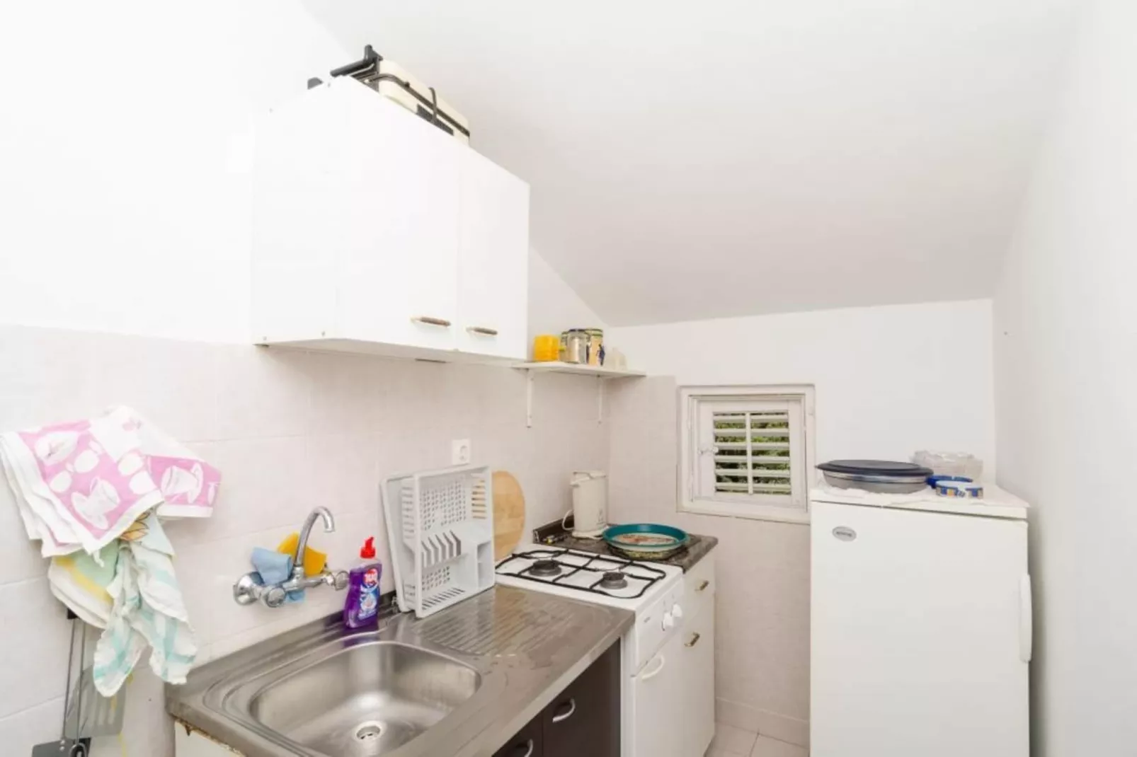 Apartments Sutvid- Two Bedroom Apartment with Balcony and Sea View-Kitchen