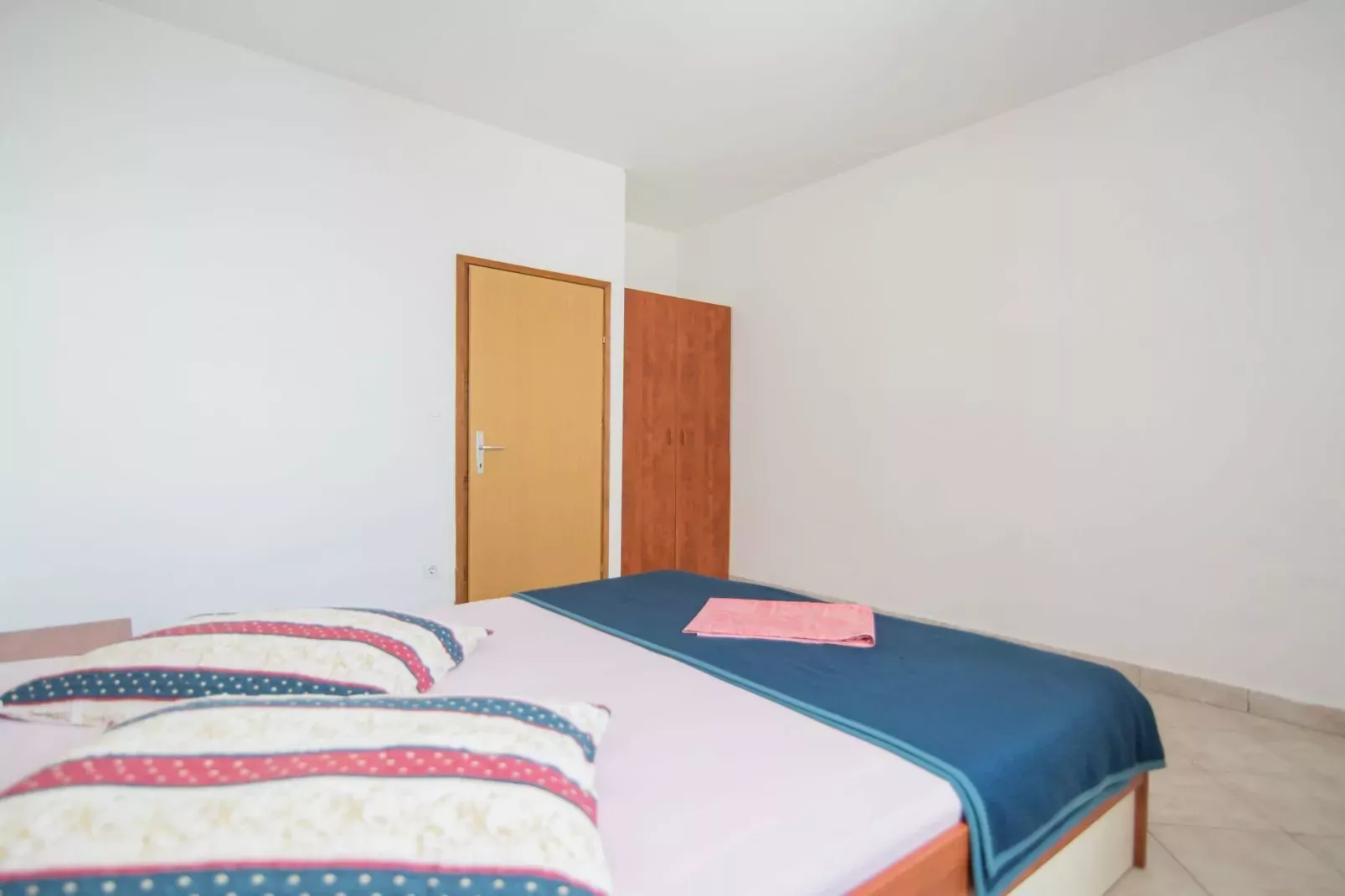 Apartments Neva- One Bedroom Apartment-Schlafzimmer