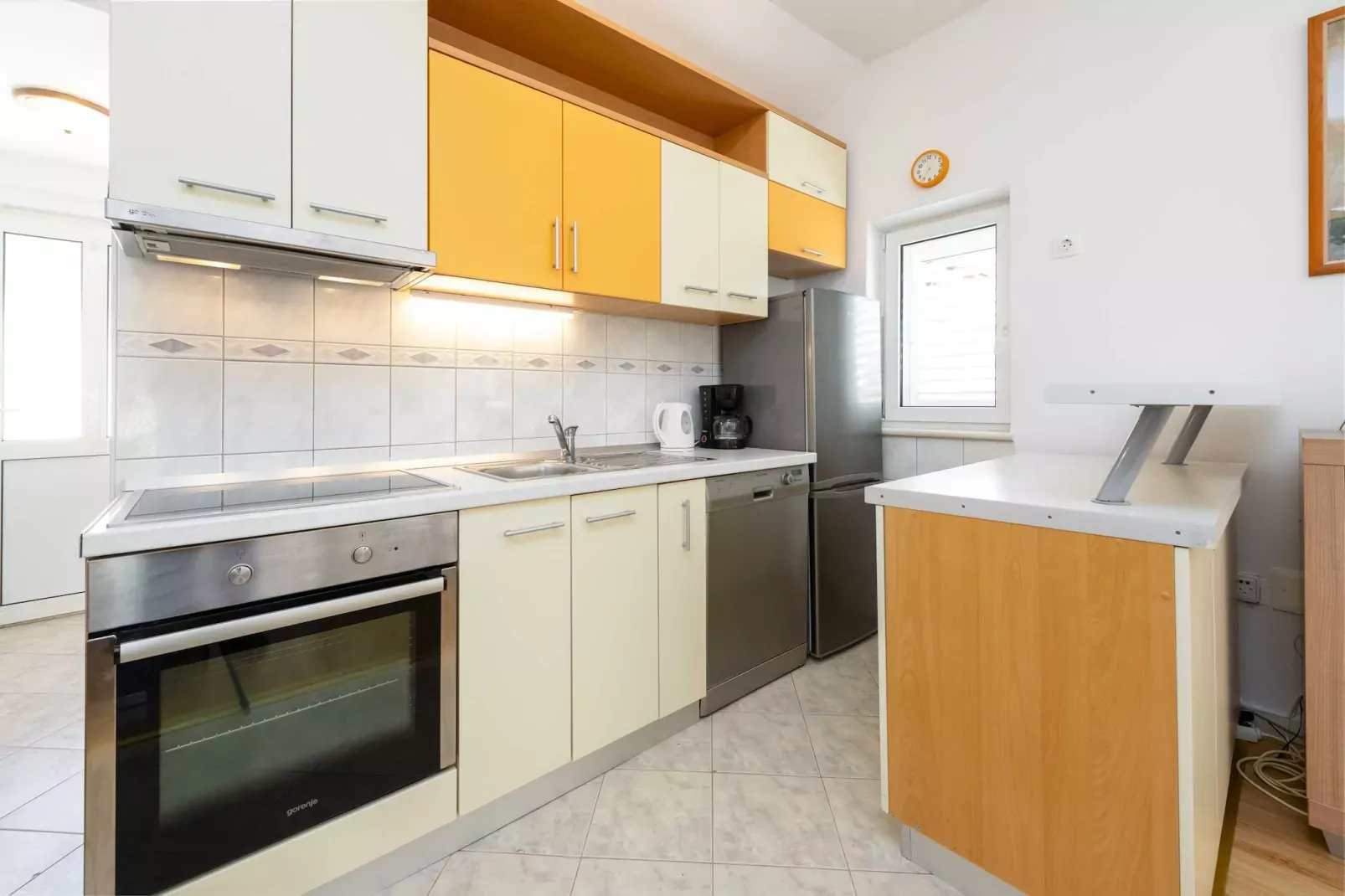 Green Hills Apartment - One Bedroom Apartment with Balcony and Sea View-Kitchen