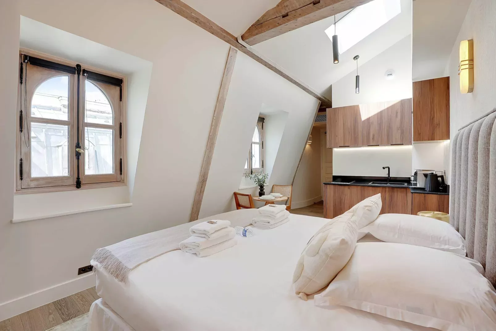 EM-217-STHONORE-2-Schlafzimmer