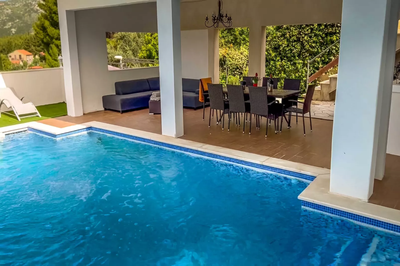 Villa Luciana Residence - Five-Bedroom Villa with Two Pools and Spa Center-Outdoor