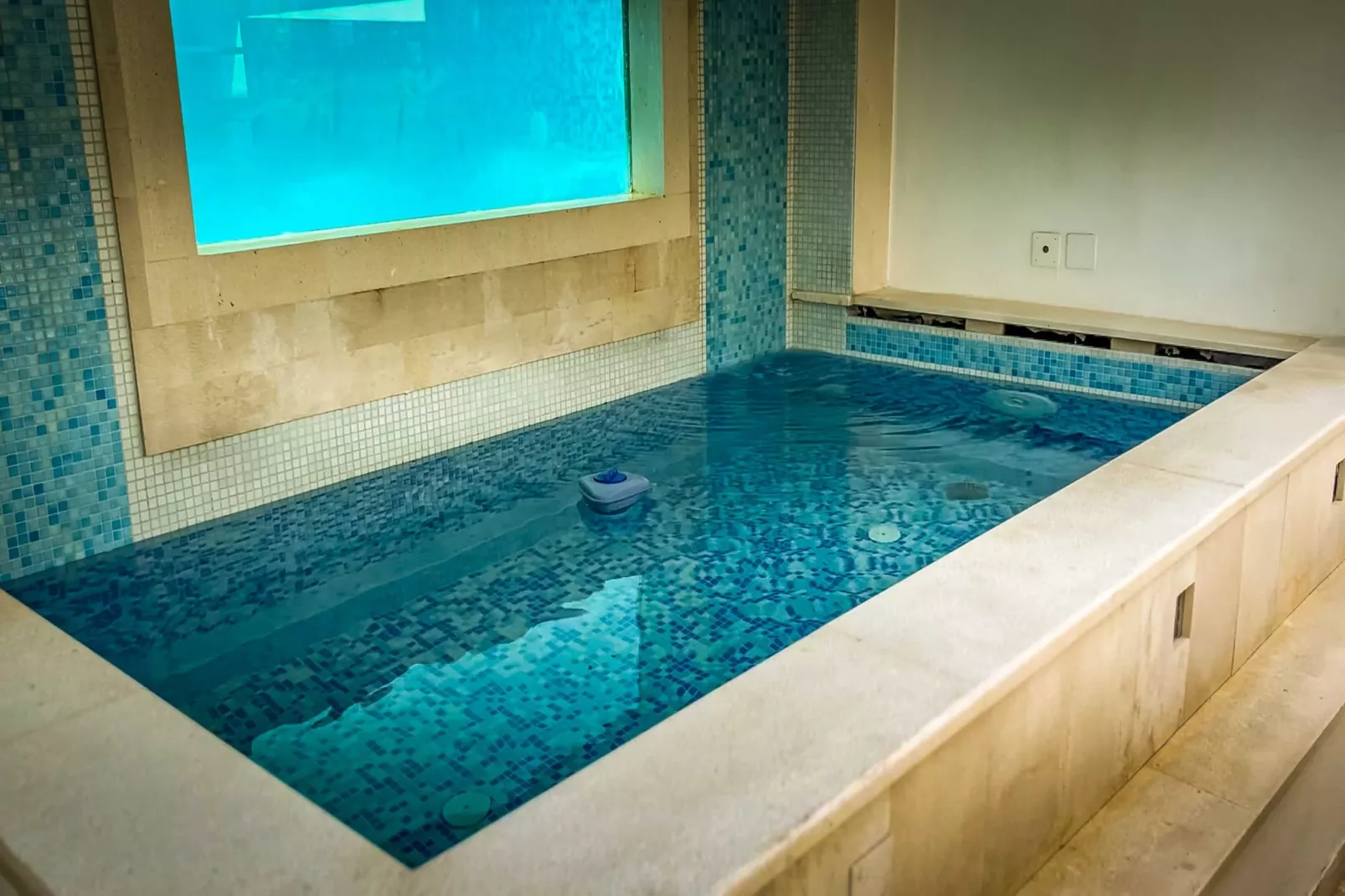 Villa Luciana Residence - Five-Bedroom Villa with Two Pools and Spa Center-Outdoor