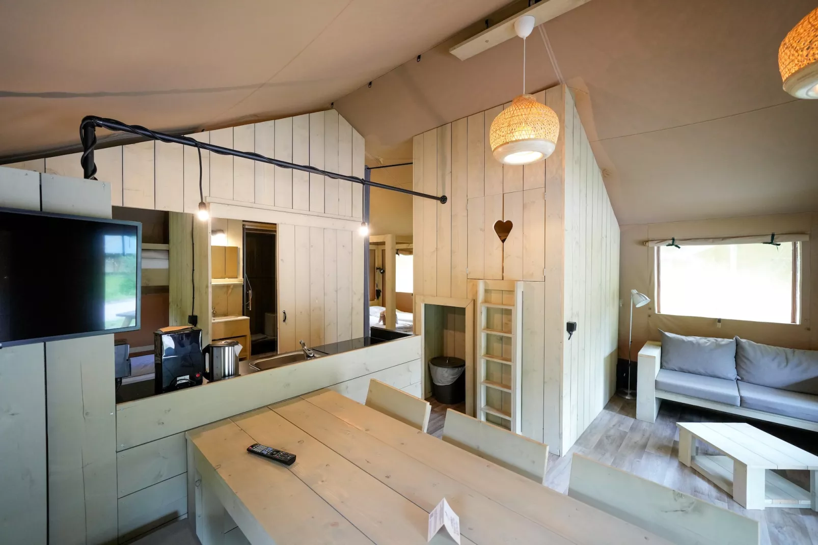 Tongasoa-Lodges 2 Personen-Esszimmer
