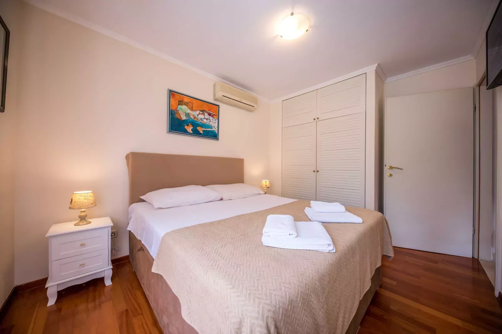 Holiday Home Lapad Beach Royal - Five Bedroom Holiday Home with Balcony and City View-Bedroom