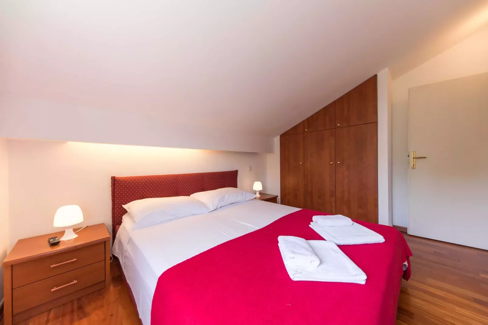 Holiday Home Lapad Beach Royal - Five Bedroom Holiday Home with Balcony and City View-Bedroom