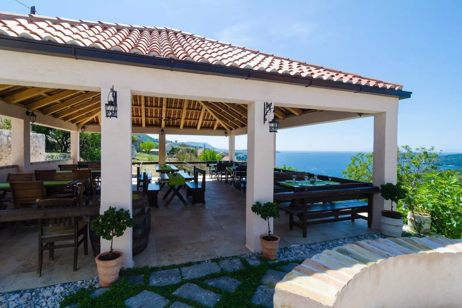 Apartment& Rooms Savonari  - Comfort  Double Room with Patio and Sea View (Soba 2)-Dining room