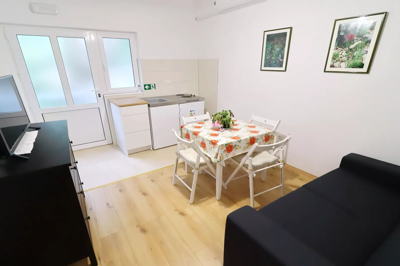 Apartments Nodilo - Standard One Bedroom Apartment with Balcony and Sea View (Apt 2)-Living room
