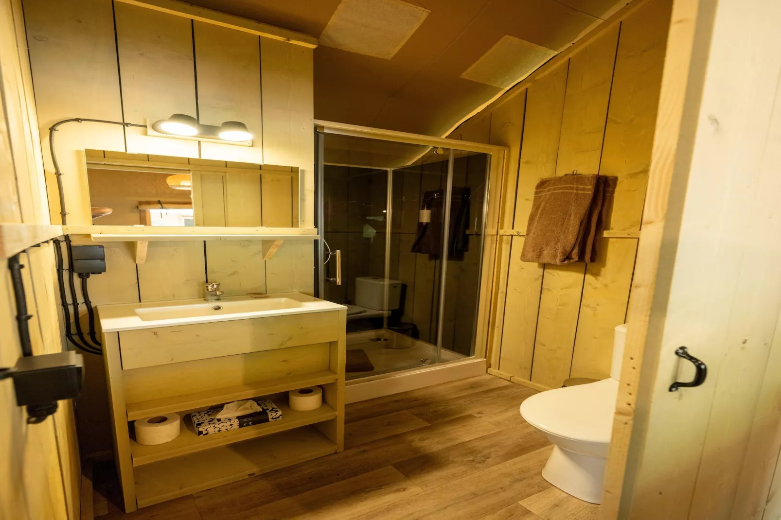Tongasoa-Lodges 6 Personen-Bathroom