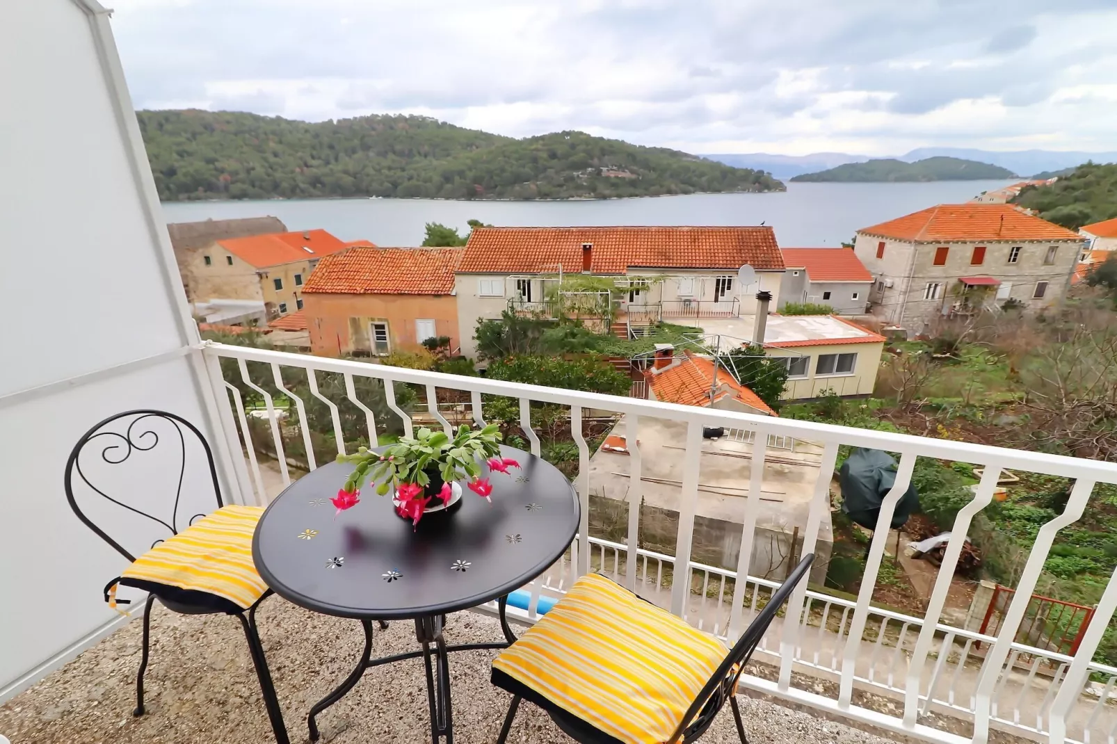 Apartments Nodilo - Standard One Bedroom Apartment with Balcony and Sea View (Apt 2)-Terrace balcony