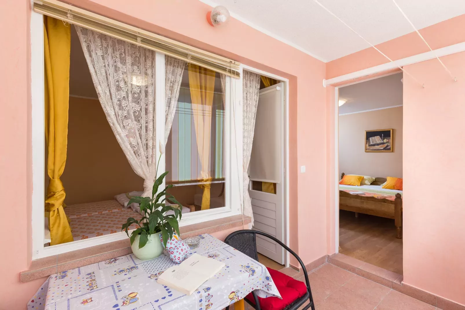Apartment Lolo - Two Bedroom Apartment with Loggia and Street View-Schlafzimmer