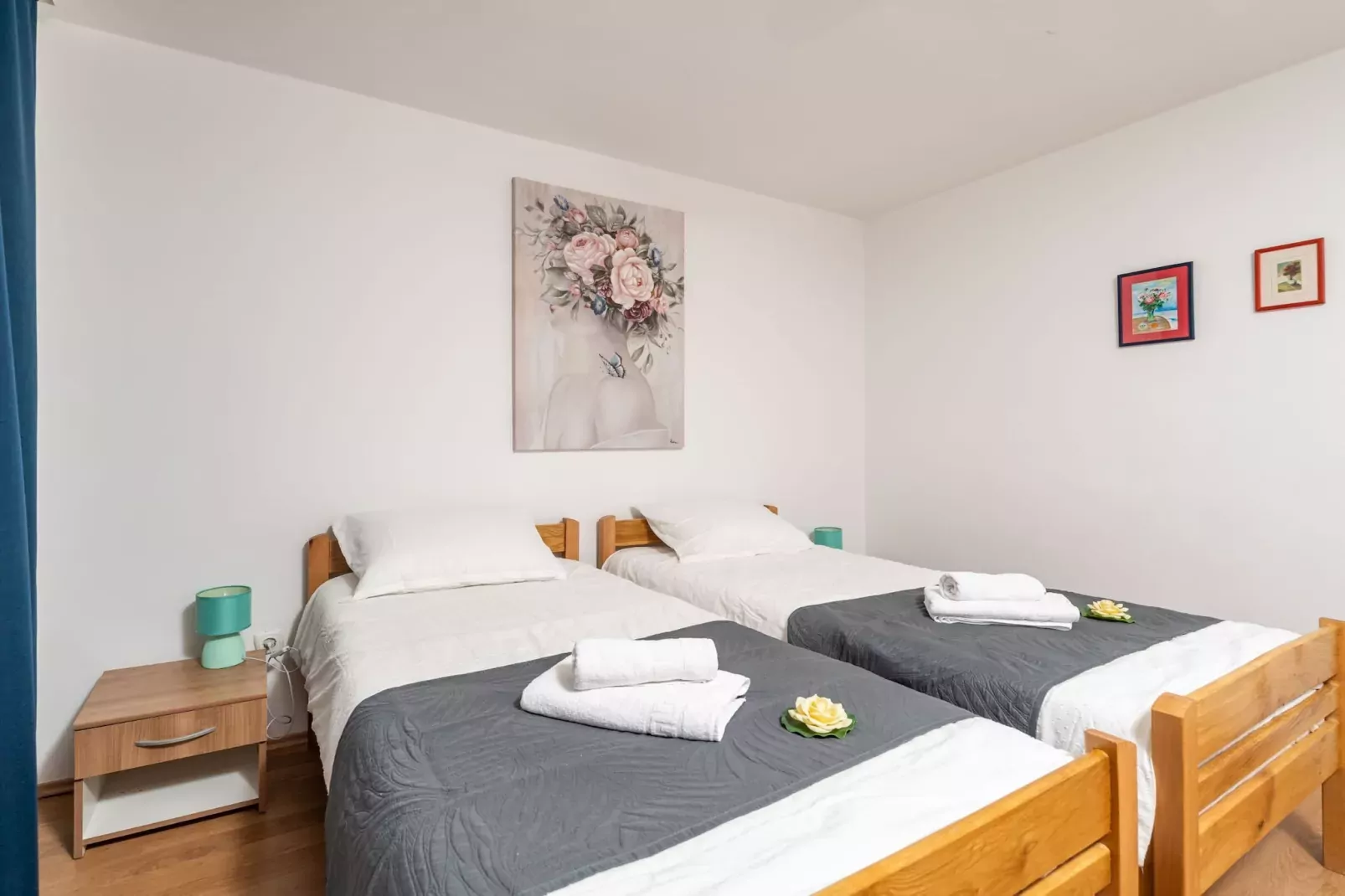 Apartment Lolo - Two Bedroom Apartment with Loggia and Street View-Schlafzimmer