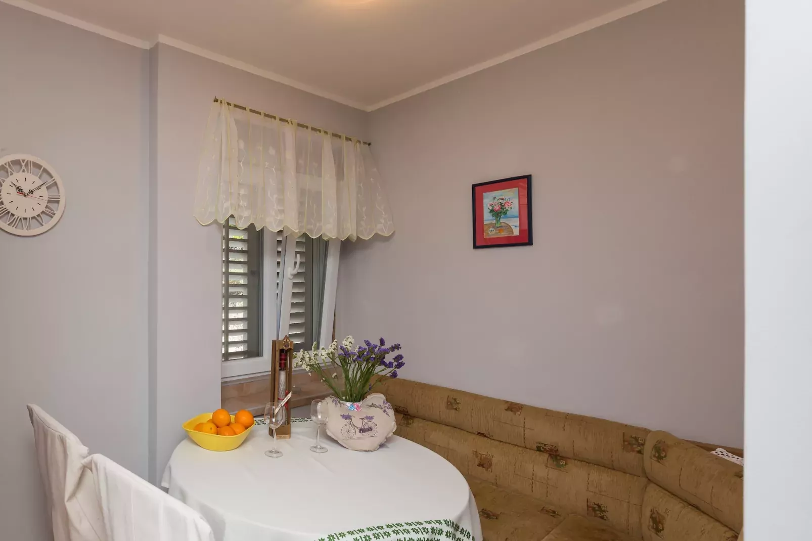 Apartment Lolo - Two Bedroom Apartment with Loggia and Street View-Schlafzimmer
