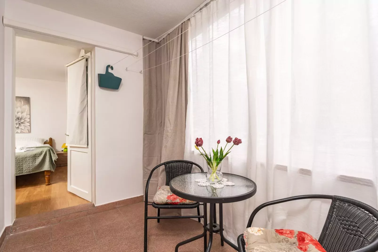 Apartment Lolo - Two Bedroom Apartment with Loggia and Street View-Innen