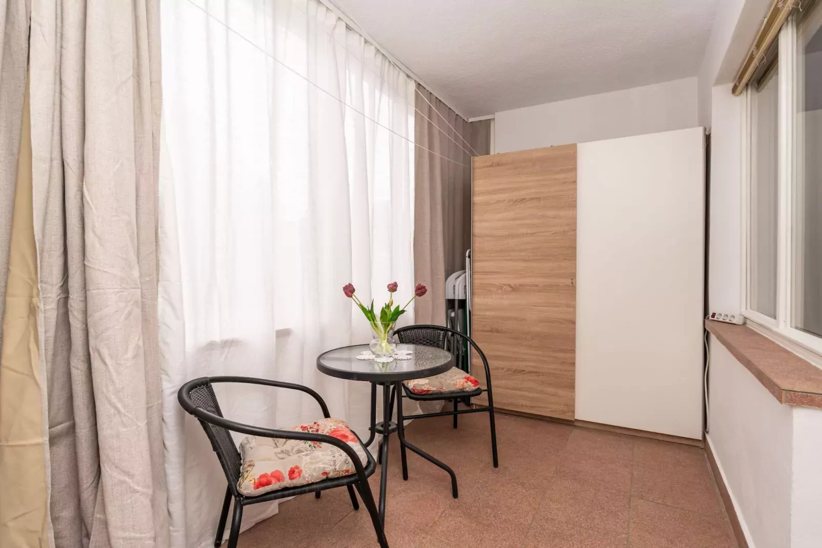 Apartment Lolo - Two Bedroom Apartment with Loggia and Street View-Innen