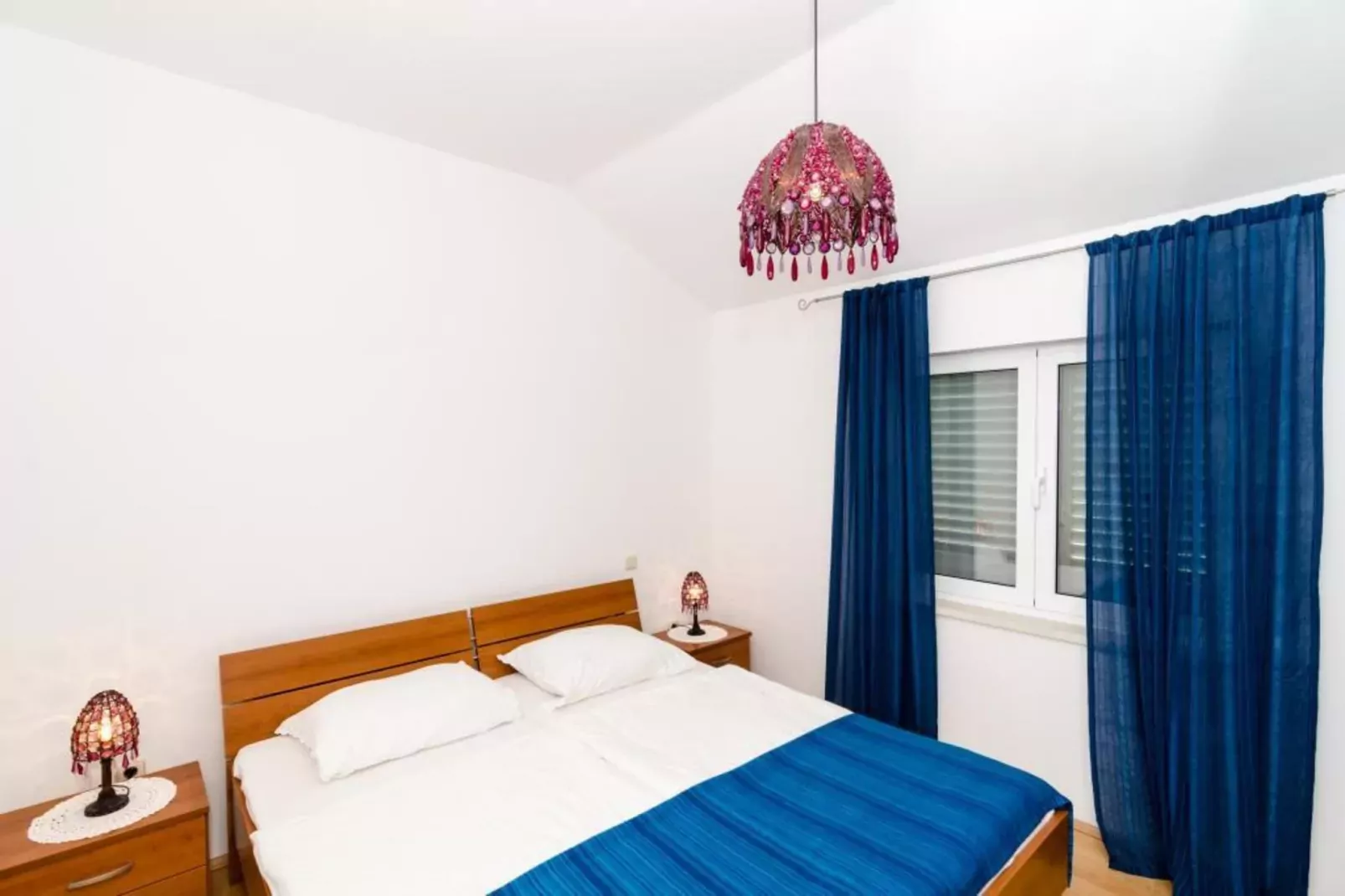 Apartments Peco - One Bedroom Apartment with Patio and Side Sea View-Chambre