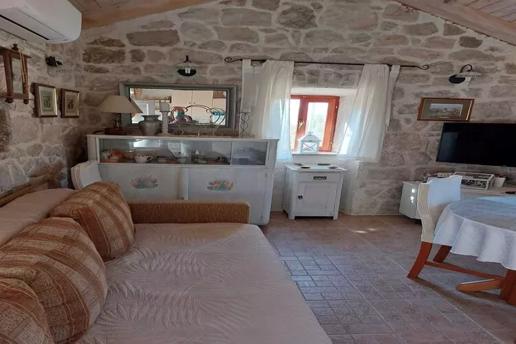 Holiday Home Kamenice - One Bedroom Holiday Home with Terrace-Innen