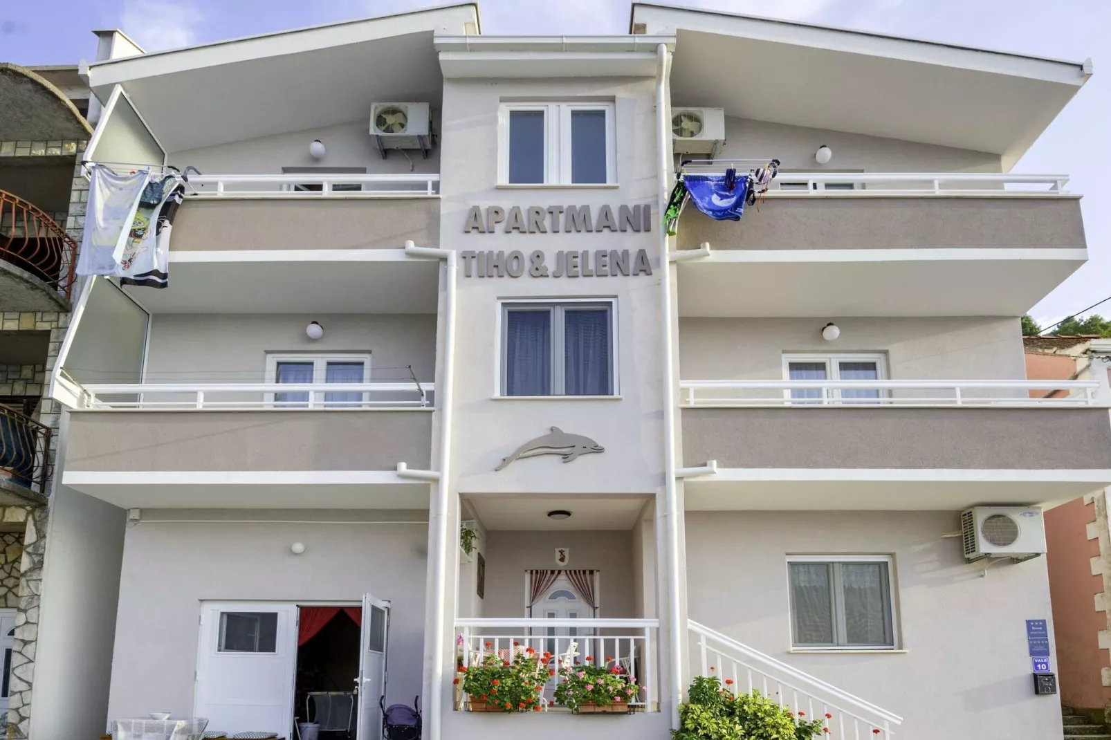 Apartments Tiho & Jelena- One Bedroom Apartment with Balcony and Sea View (Maestral)-Exterior summer