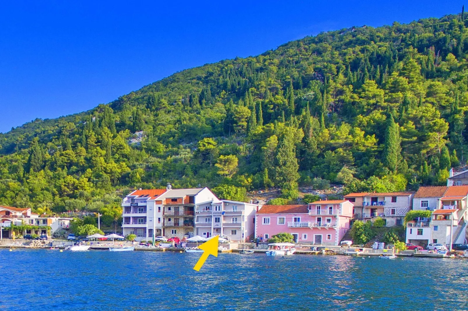 Apartments Tiho & Jelena- One Bedroom Apartment with Balcony and Sea View (Maestral)-Areas summer 1km