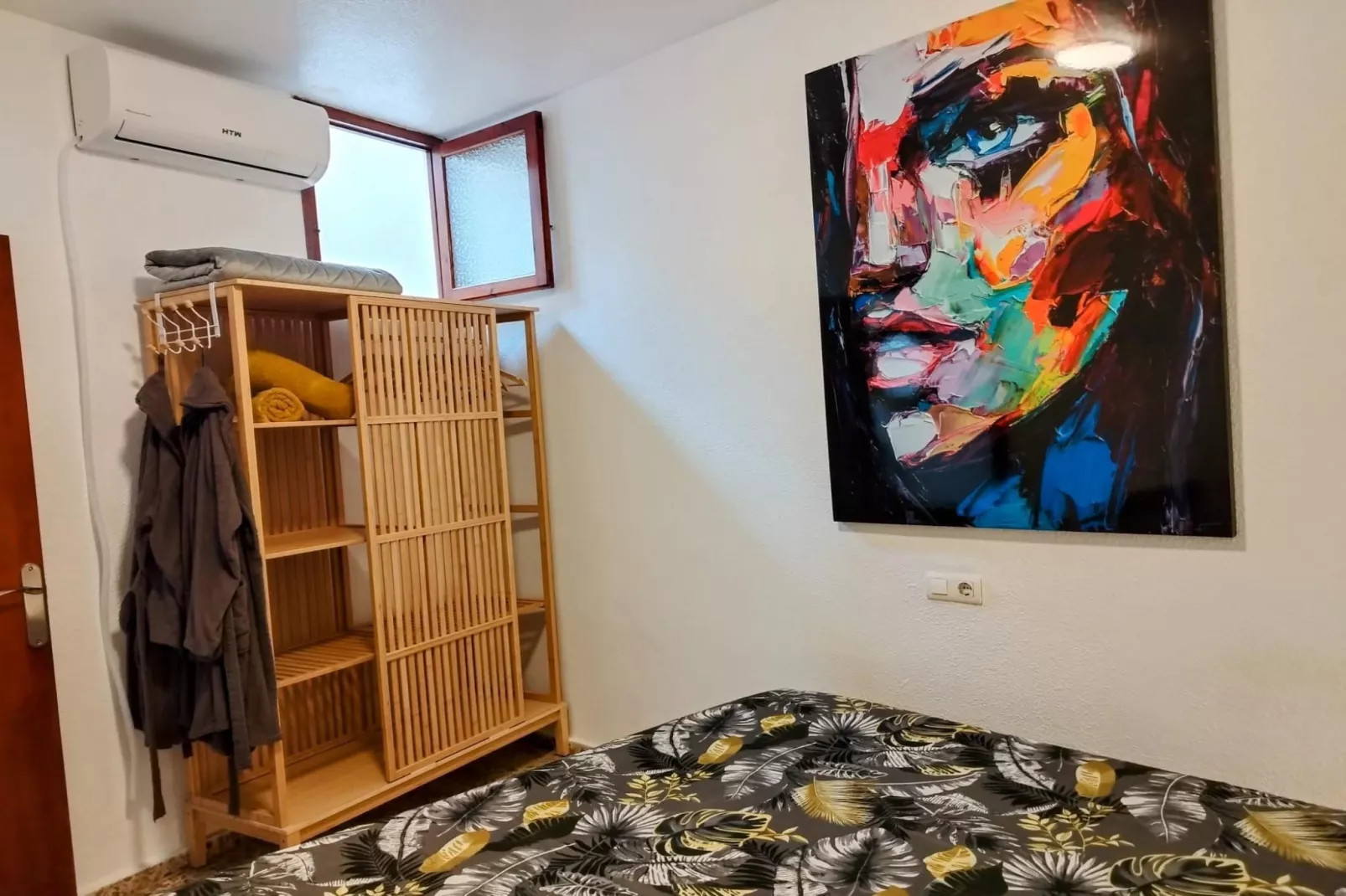 Casa De Los Hermanos-Bedroom