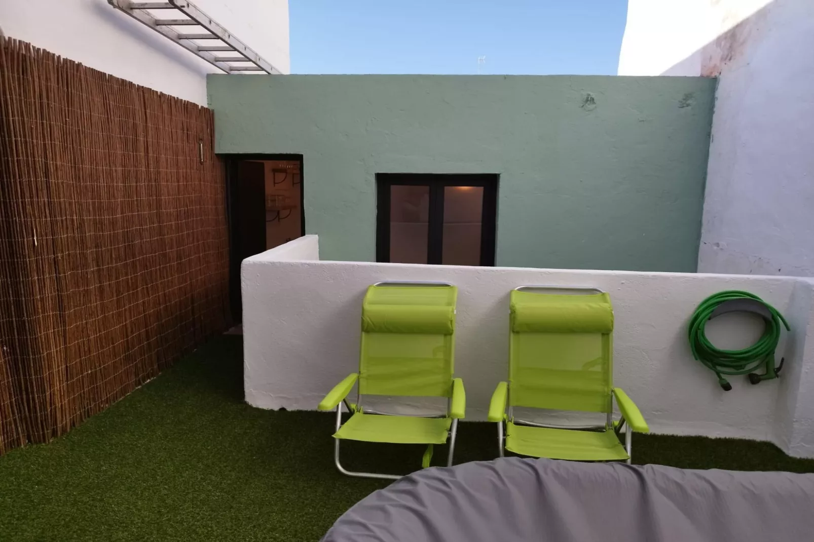 Casa De Los Hermanos-Terrace balcony