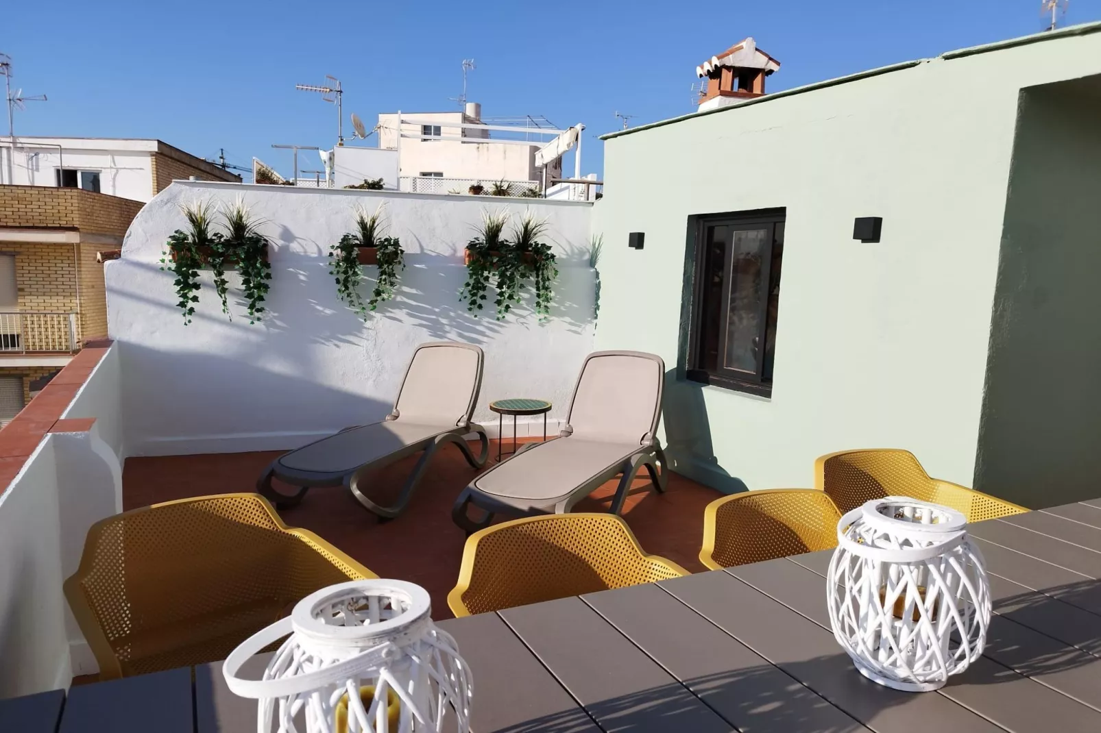 Casa De Los Hermanos-Terrace balcony