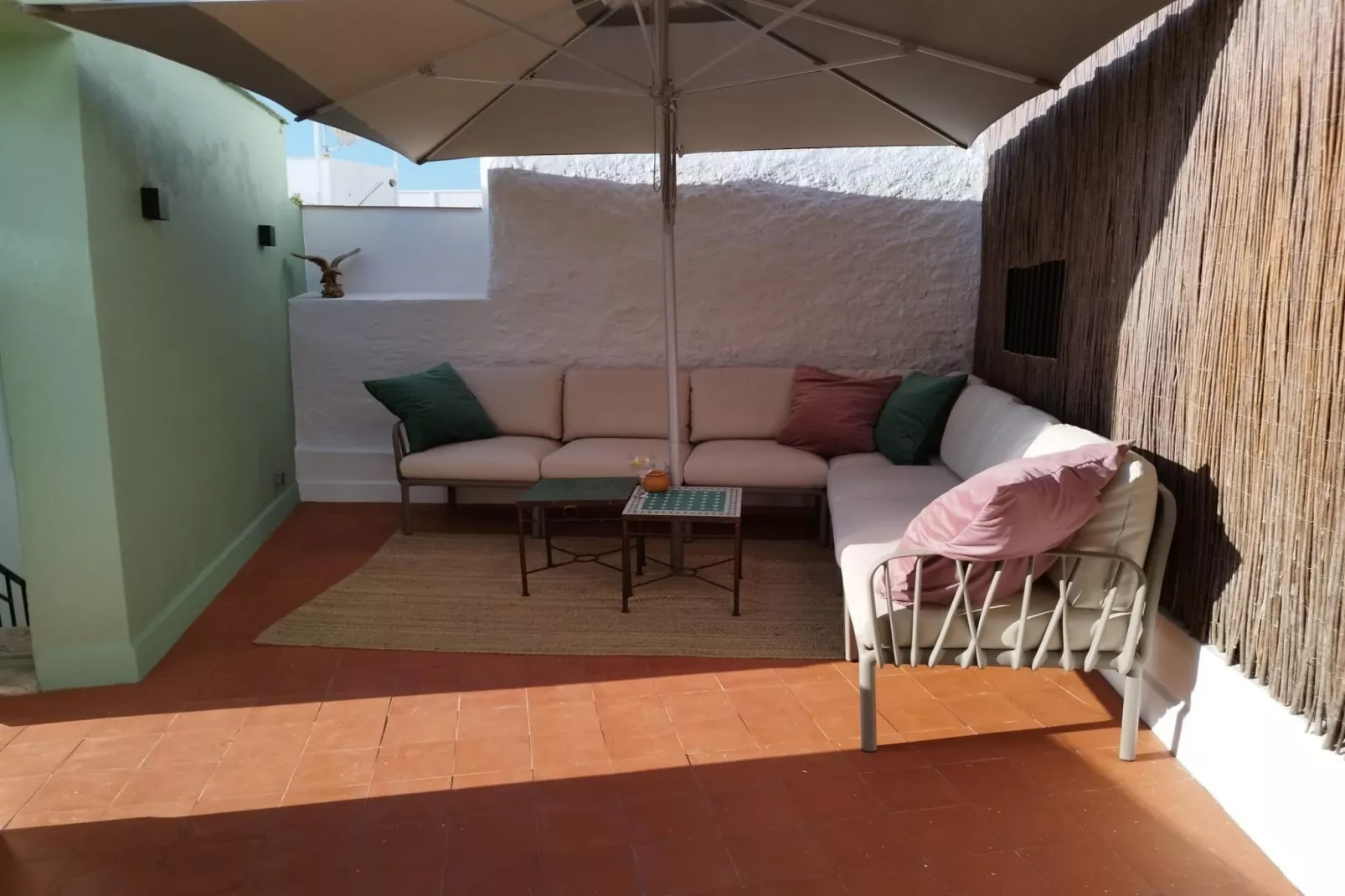 Casa De Los Hermanos-Terrace balcony