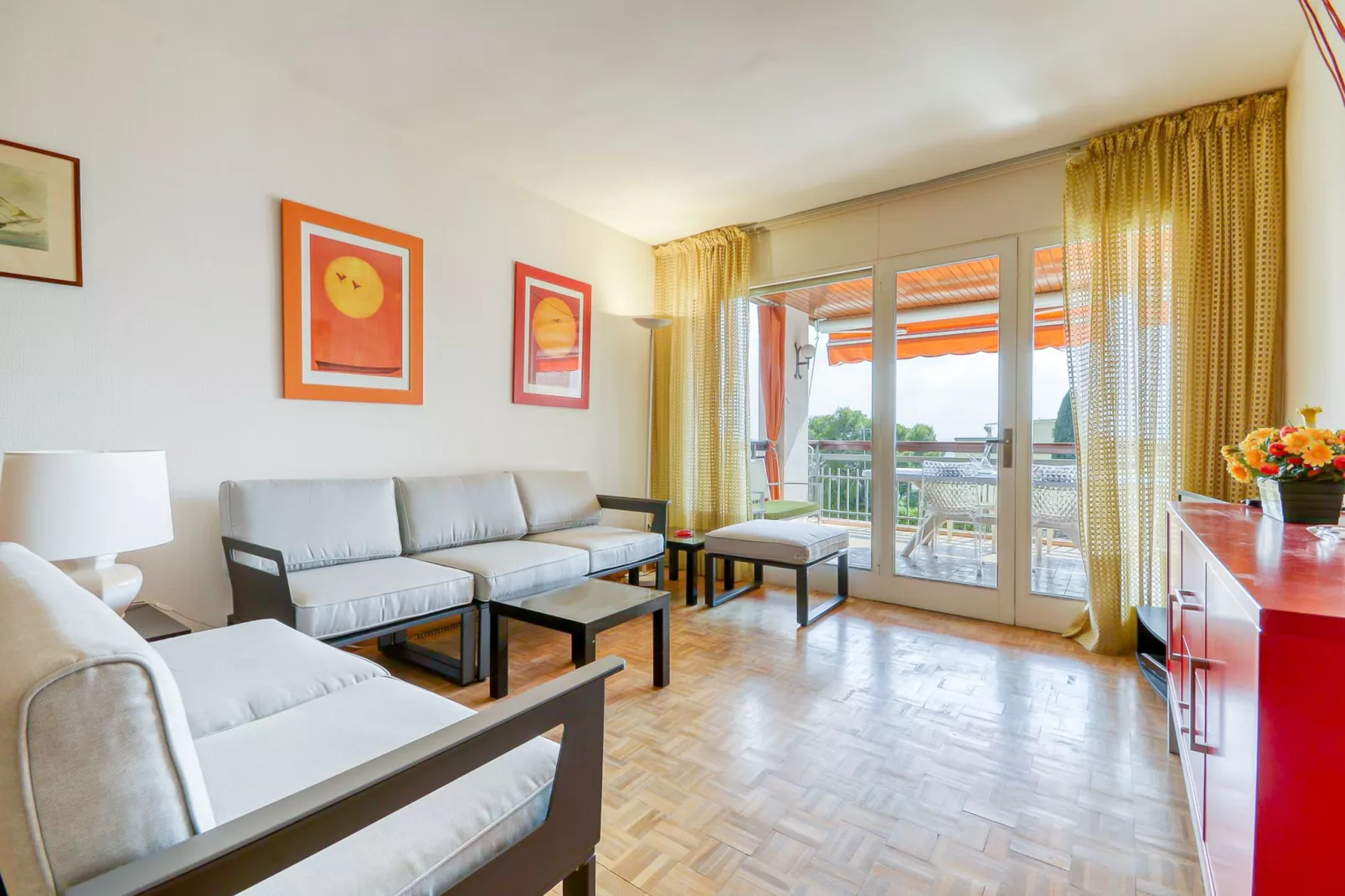 CAN PARAMON D 2 2 Roses-Living room