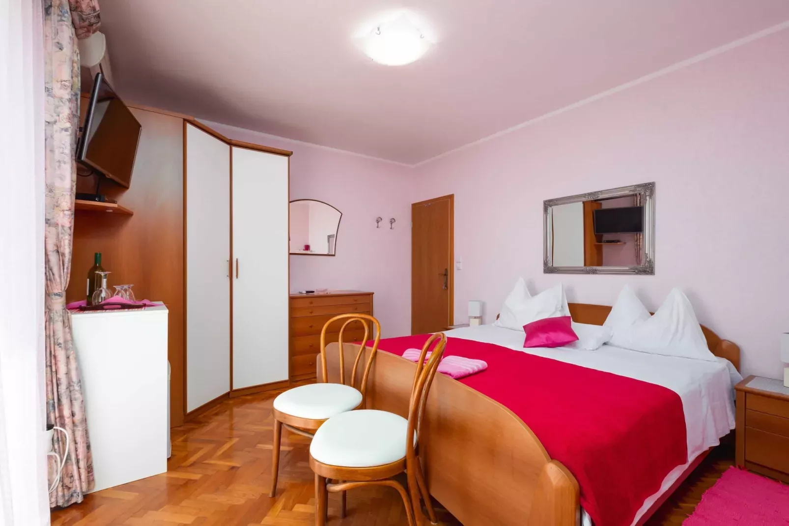 Rooms Tupina by Paulina - Comfort Double Room with Balcony and Sea View (Room 1)-Atmosphere