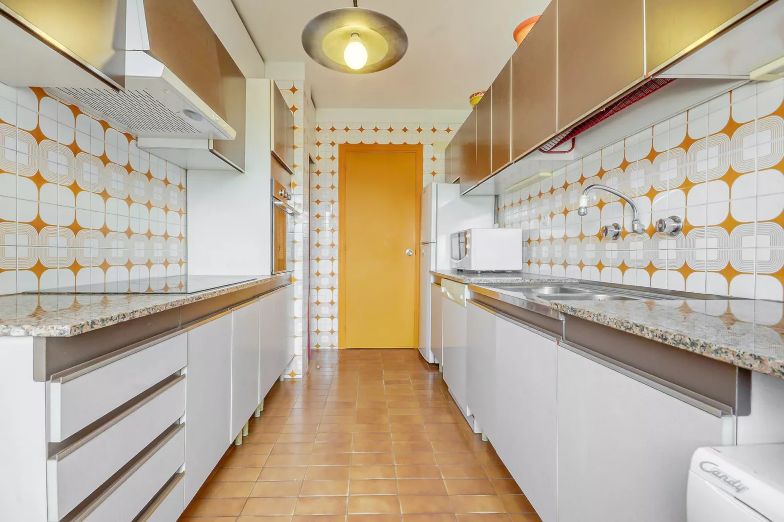 CAN PARAMON D 2 2 Roses-Kitchen
