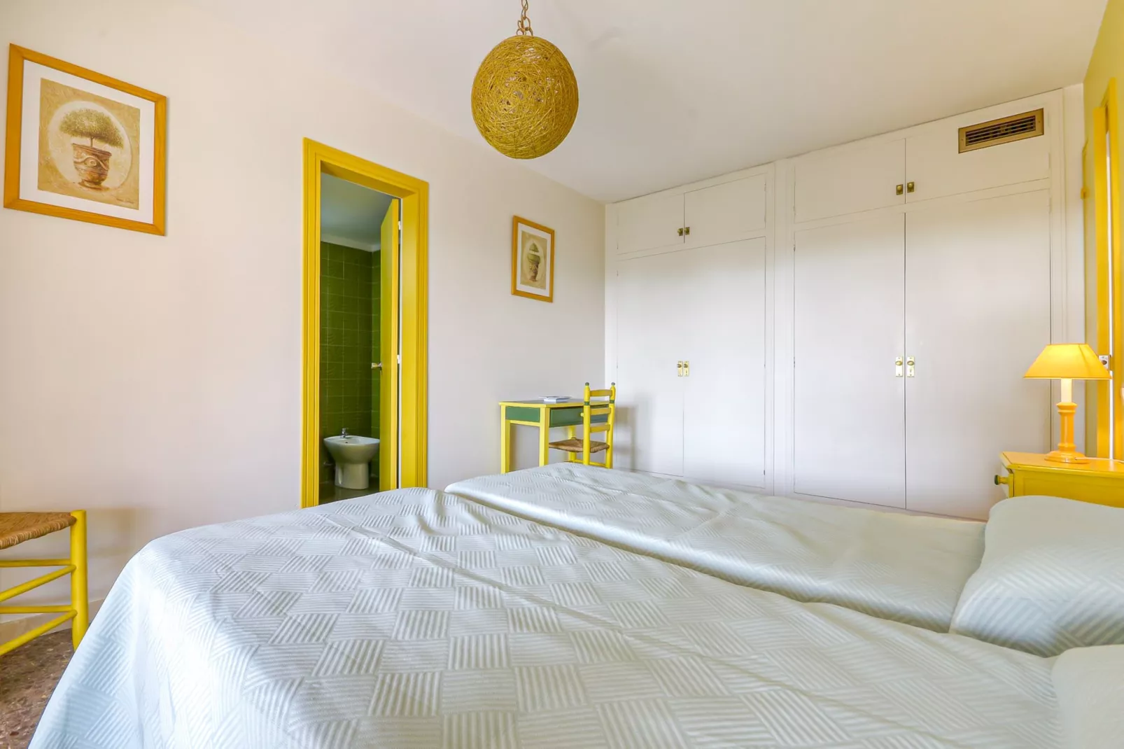 CAN PARAMON D 2 2 Roses-Bedroom