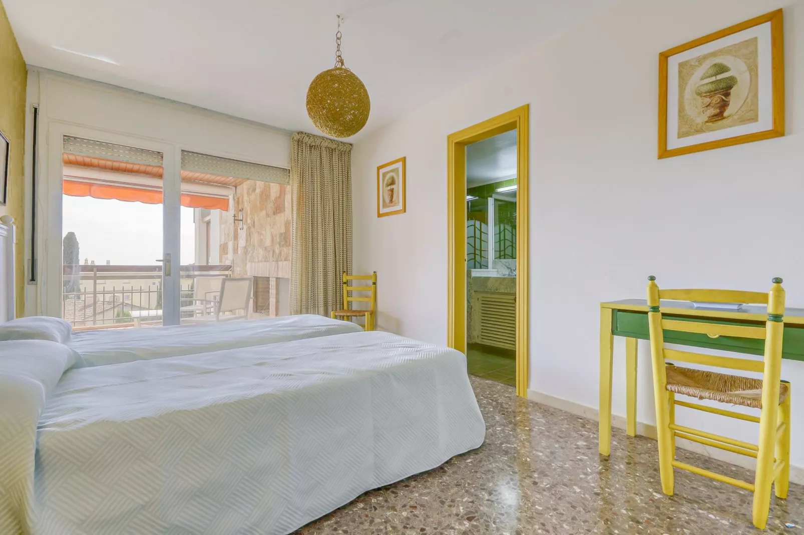 CAN PARAMON D 2 2 Roses-Bedroom