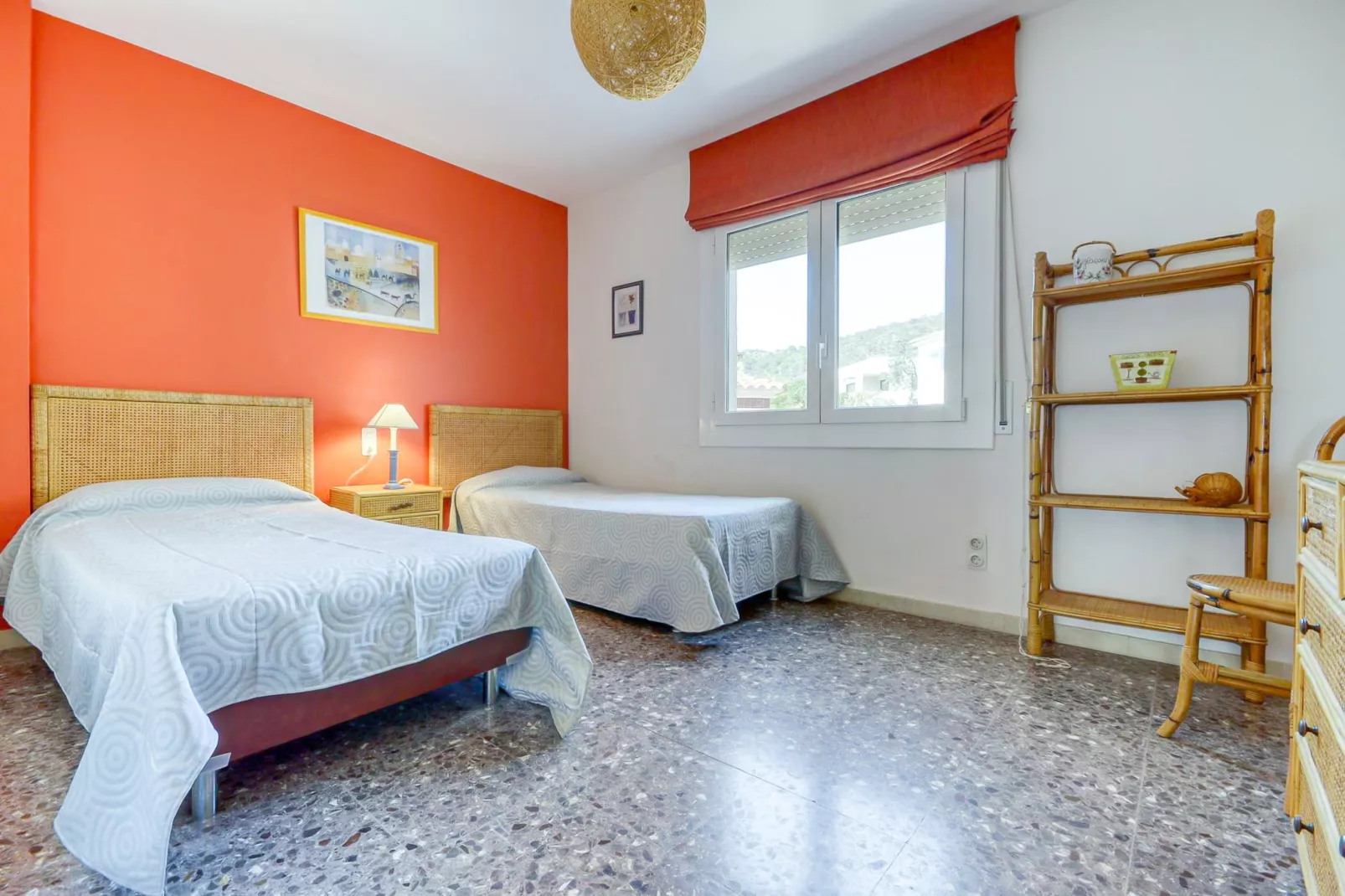 CAN PARAMON D 2 2 Roses-Bedroom