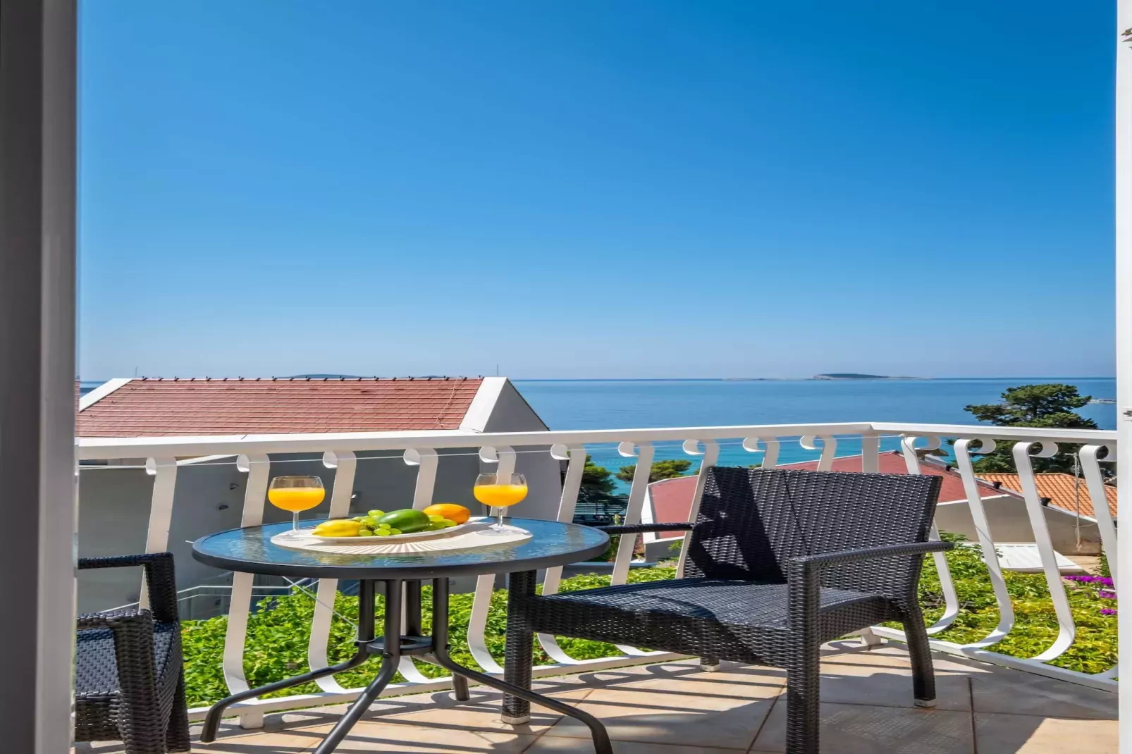 Rooms Tupina by Paulina - Superior Double Room with Balcony and Sea View (Room 2)-Atmosphere
