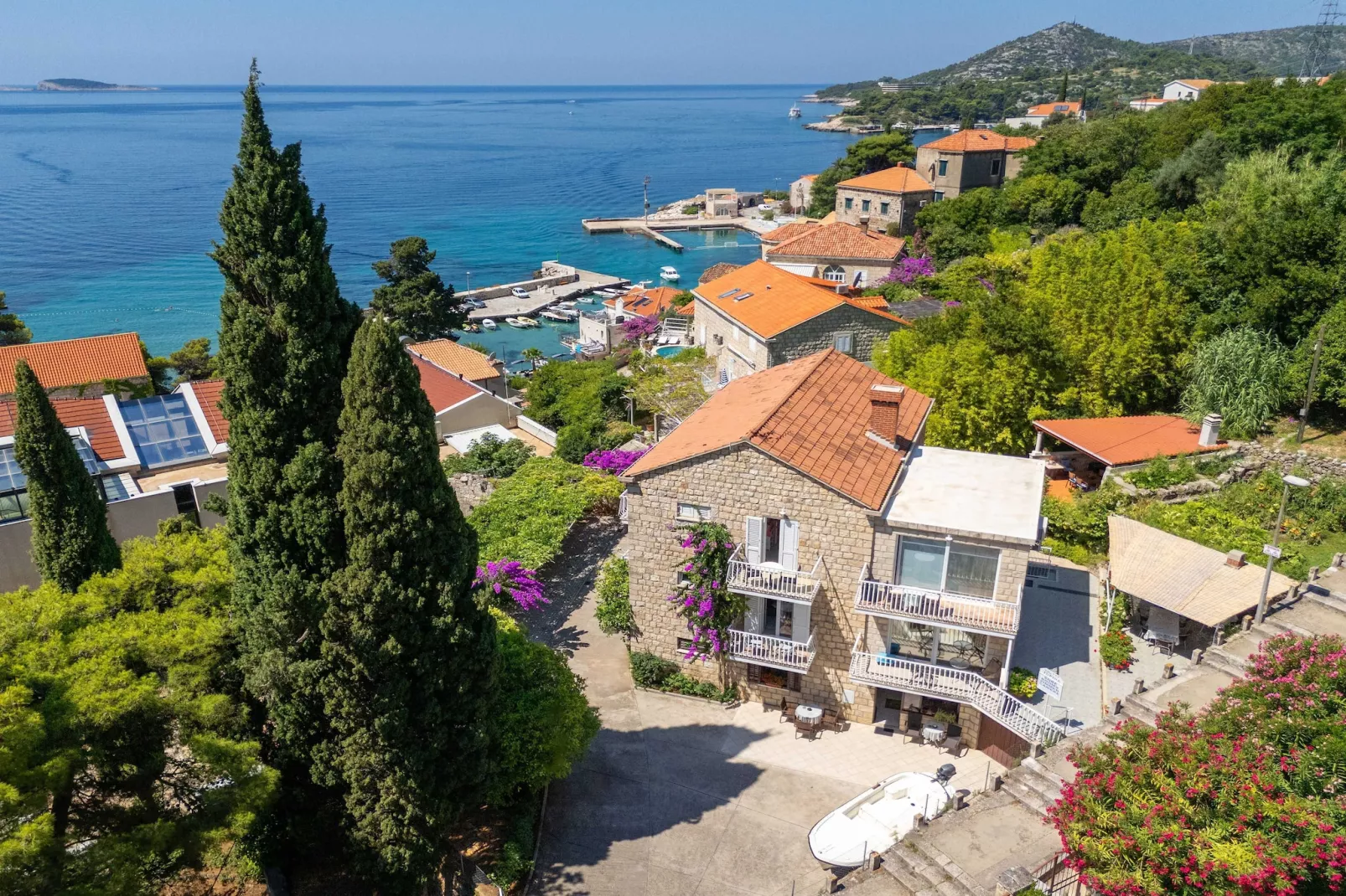 Rooms Tupina by Paulina - Standard Double Room with Balcony and Sea View (Room 3)-Atmosphere