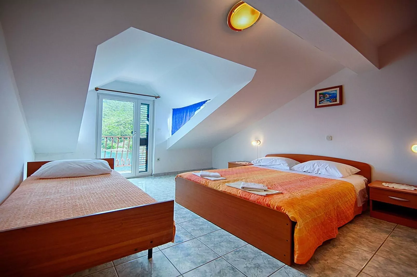 Apartments Malo Lago - One-Bedroom Apartment with Two Balconies and Sea View - Attic (Apartment 2)-Chambre