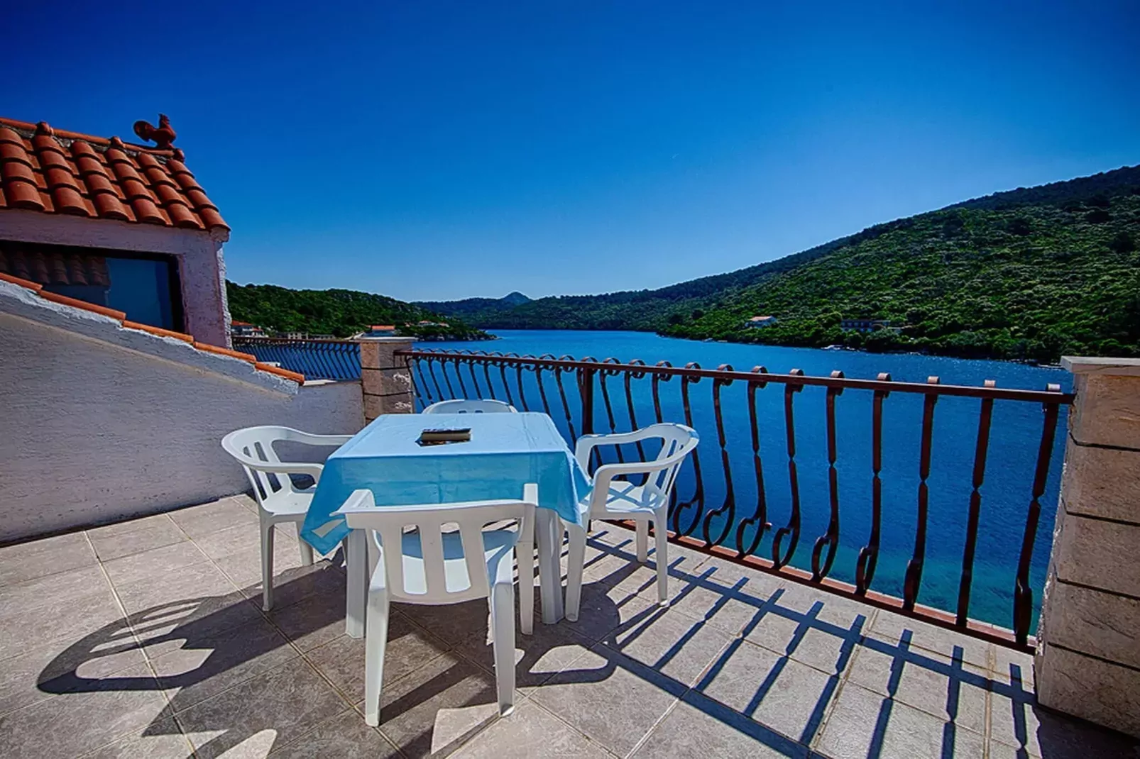 Apartments Malo Lago - One-Bedroom Apartment with Two Balconies and Sea View - Attic (Apartment 2)-Balcon-terrasse