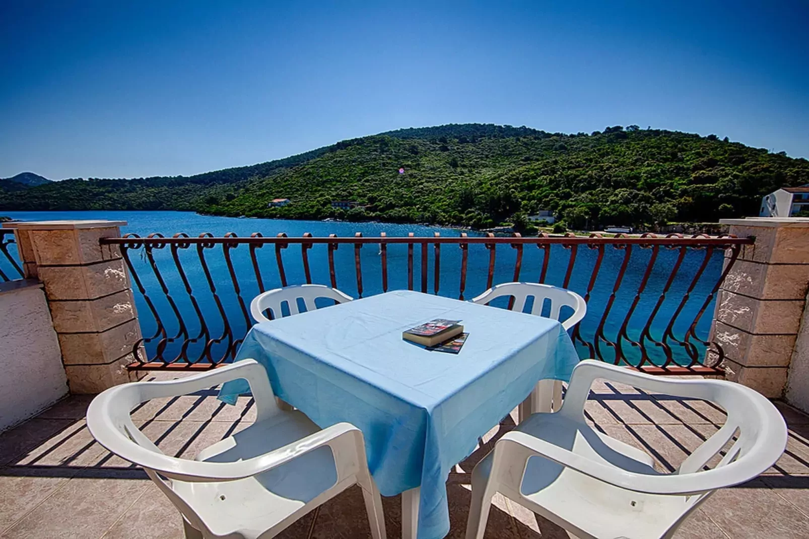 Apartments Malo Lago - One-Bedroom Apartment with Two Balconies and Sea View - Attic (Apartment 2)-Balcon-terrasse