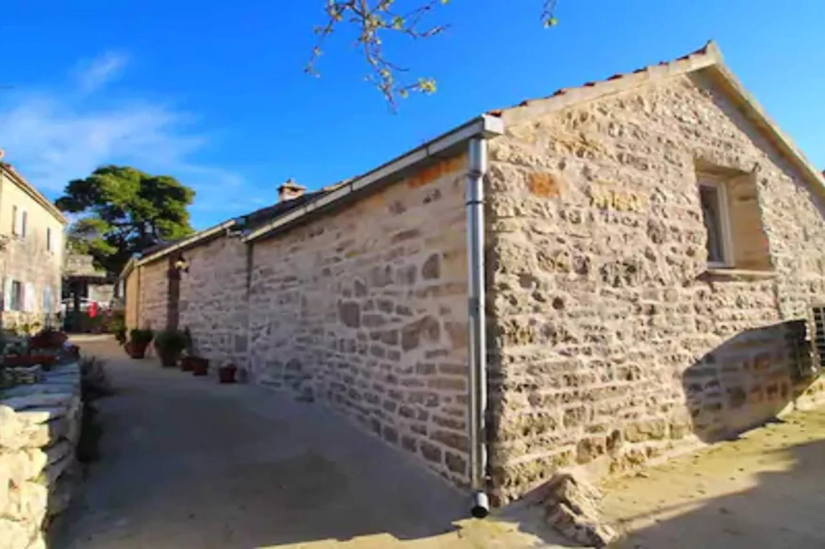 Stone House Harmony - One Bedroom Apartment with Patio and Garden View ( 1 )-Exterior summer
