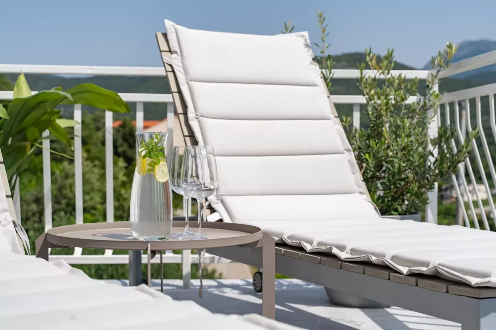 Apartment Konak - Two Bedroom Apartment with Terrace and Sea View-Outdoor