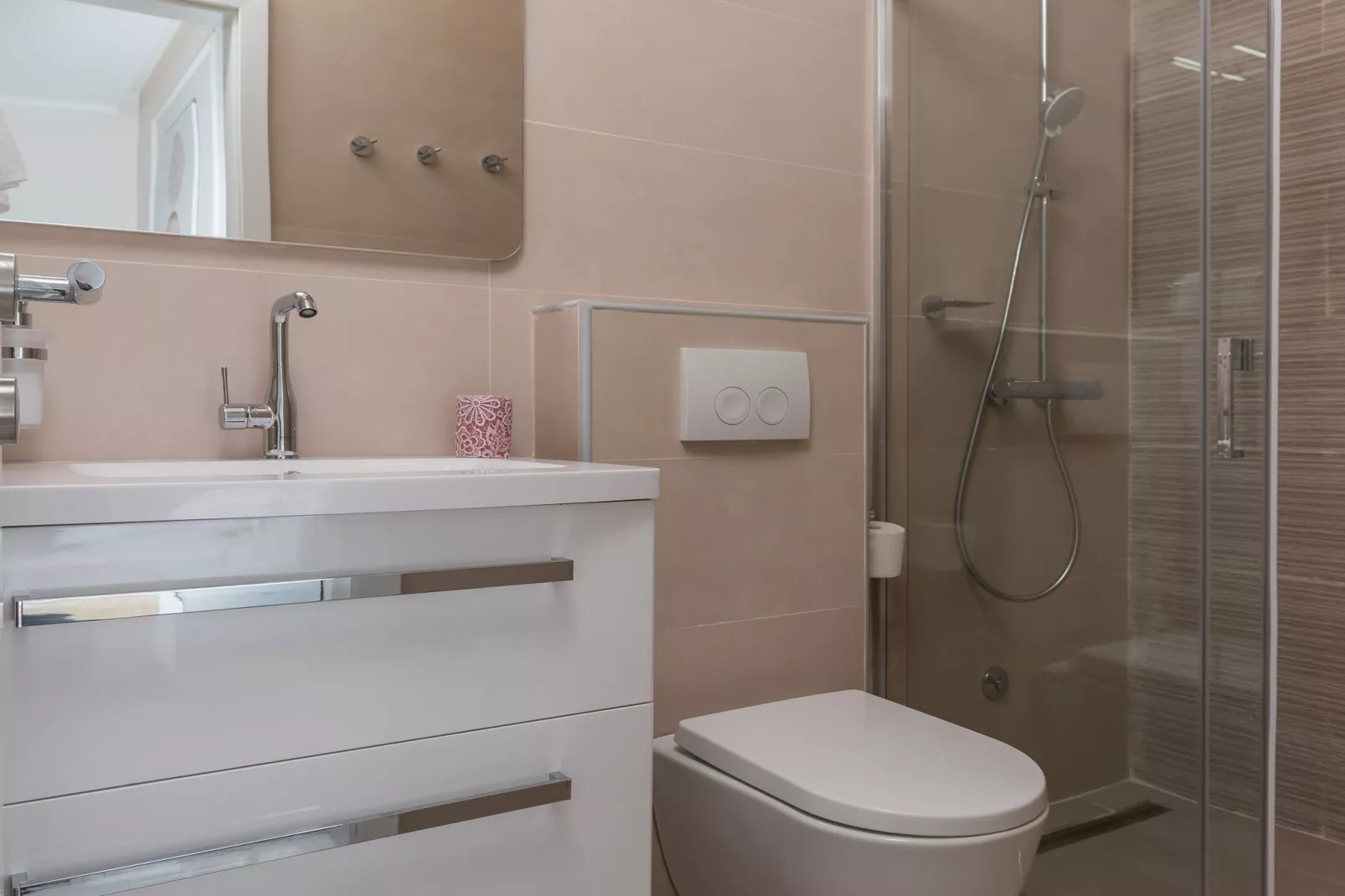 Apartments Urbis - Premium Studio Apartment with City View (Lijevi)-Bathroom