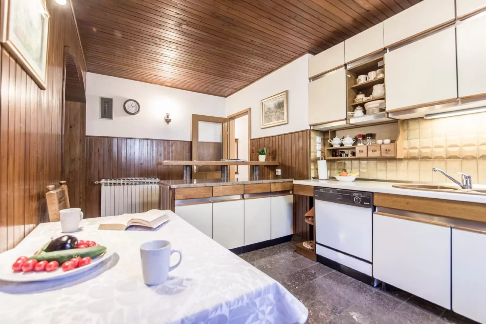 Holiday home Villa Spilla - Three Bedroom Home with Terrace-Salle à manger