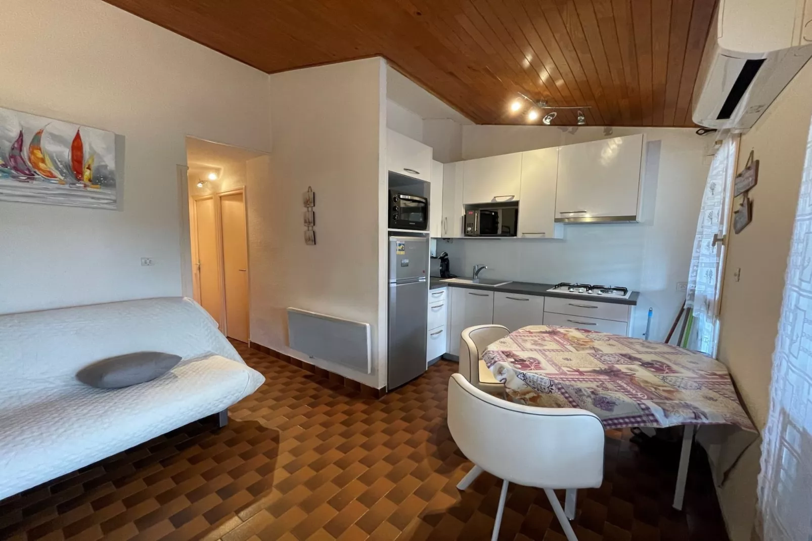 Port La Roquille N°162 - 2P6-Living room
