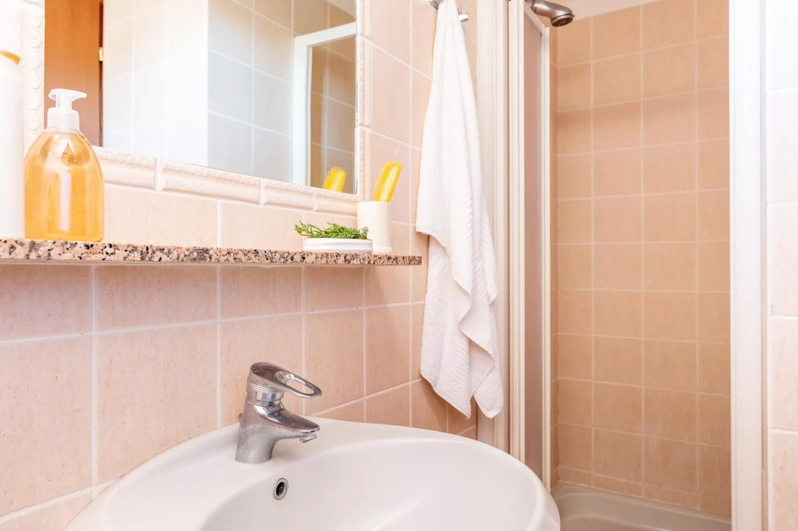 Gitavillage California 4-Zi-Lodge Premium Veranda 32 qm-Bathroom