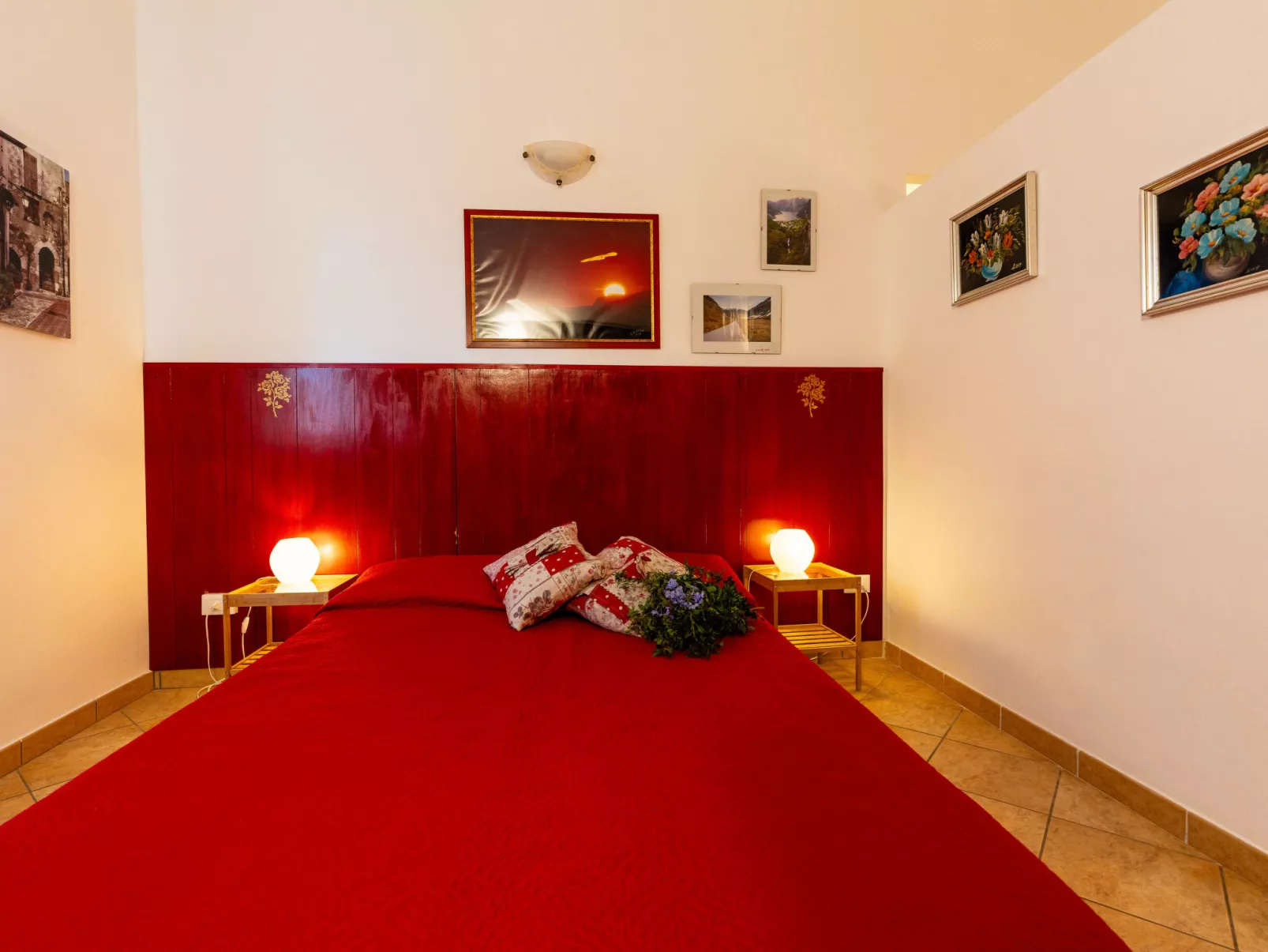 Olive Lodge-Inside